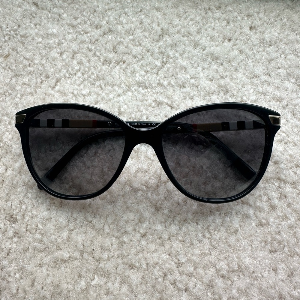 Burberry sunglasses